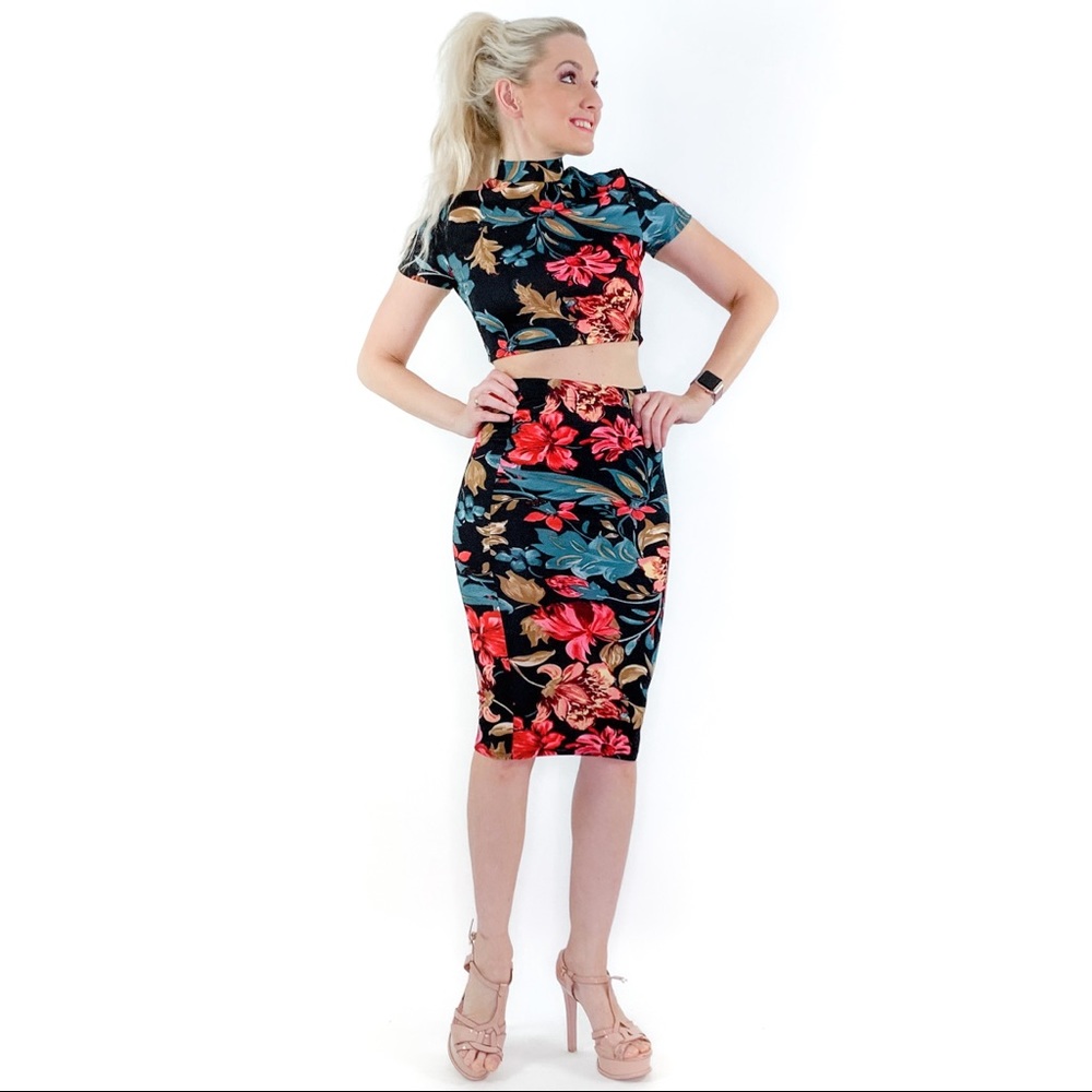 Black Floral Two Piece Skirt Set - Picture 6 of 8